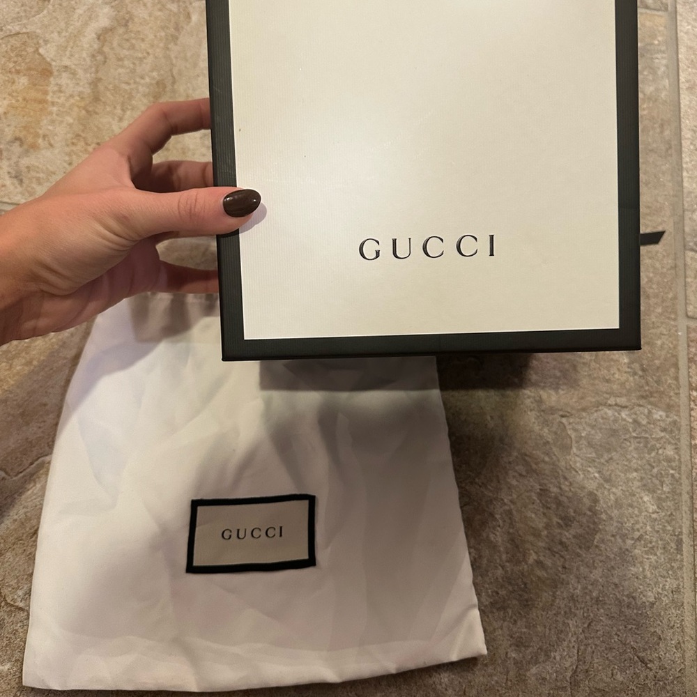 Gucci Brown Leather Belt with Gold GG Buckle - Picture 3 of 4